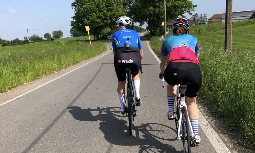 Foto van mij en mijn broer op de racefiets